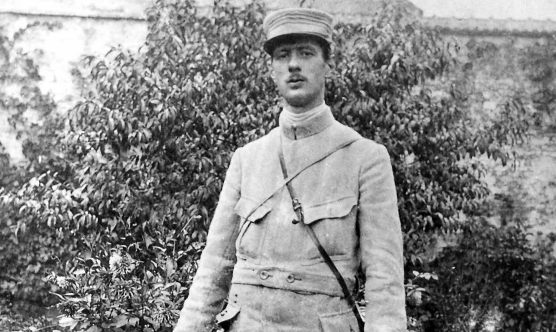 Le capitaine Charles de Gaulle en 1915 - source : De la capture à Verdun à la rupture avec Pétain : une autre histoire de Charles de Gaulle-WikiCommons