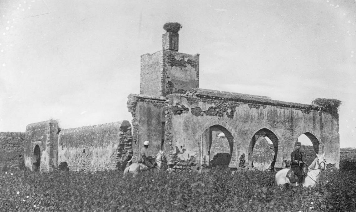 Kasbah en ruines de Bou Znika, au Maroc, Agence Rol, 1908 - source : Gallica-BnF