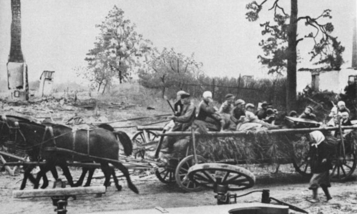 Réfugiés allemands en Prusse orientale, Pologne, 1945 - source : Bundesarchiv-WikiCommons