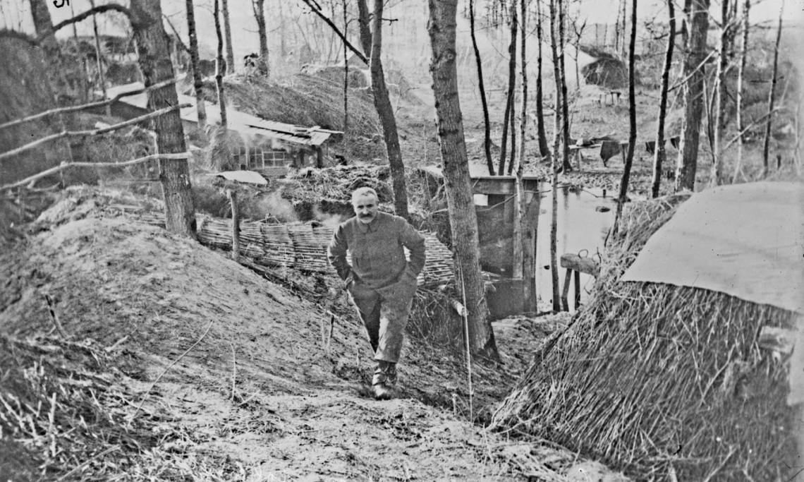 Campements de soldats en Argonne transformés par les pluies en village lacustre, Agence Rol, 1915 - source : Gallica-BnF 