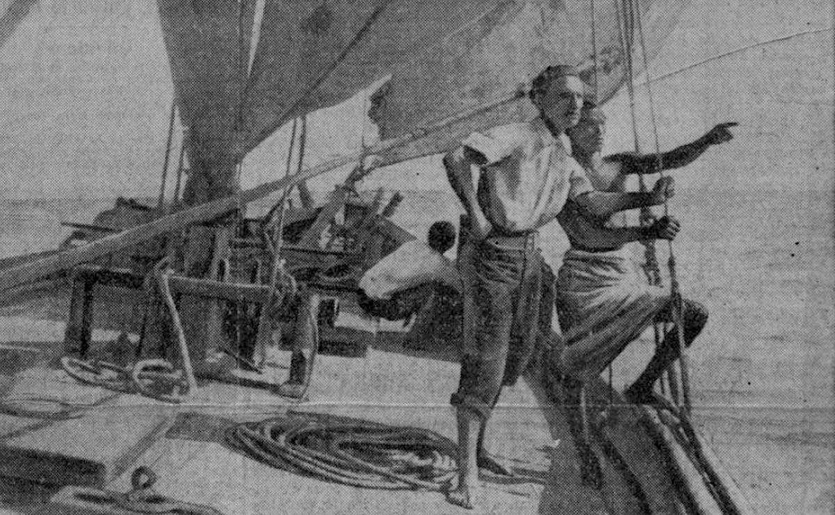 Henry de Monfreid (au premier plan) sur le pont du bateau le Massabieh, Paris-Soir, 15 mars 1935 - source : RetroNews-BnF
