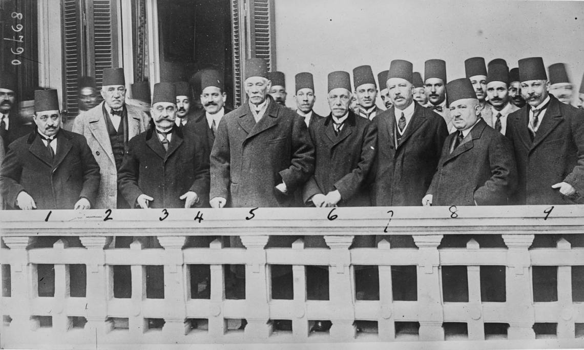 Premier gouvernement de l'Égypte nouvellement autonome, avec Saad Zeghloul au centre, Agence Rol, 1924 - source : Gallica-BnF