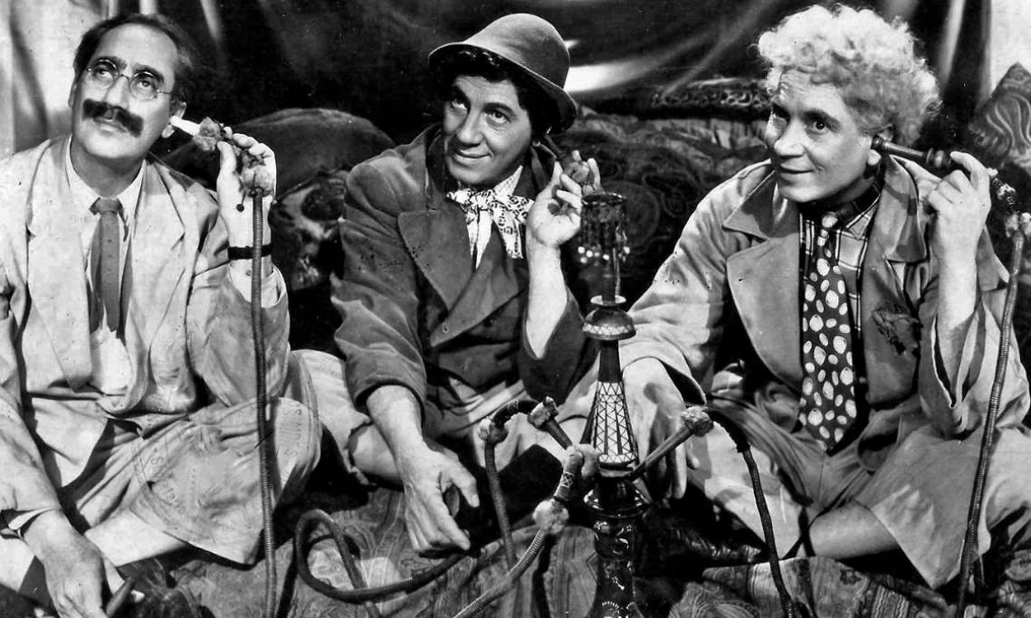 Groucho, Chico et Harpo Marx dans « Une Nuit à Casablanca », 1946 - source : WikiCommons