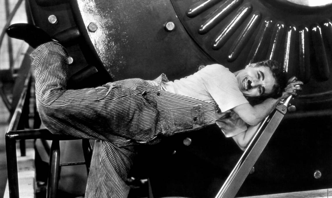 Charlie Chaplin dans le film « Les temps modernes », 1936 - source : WikiCommons