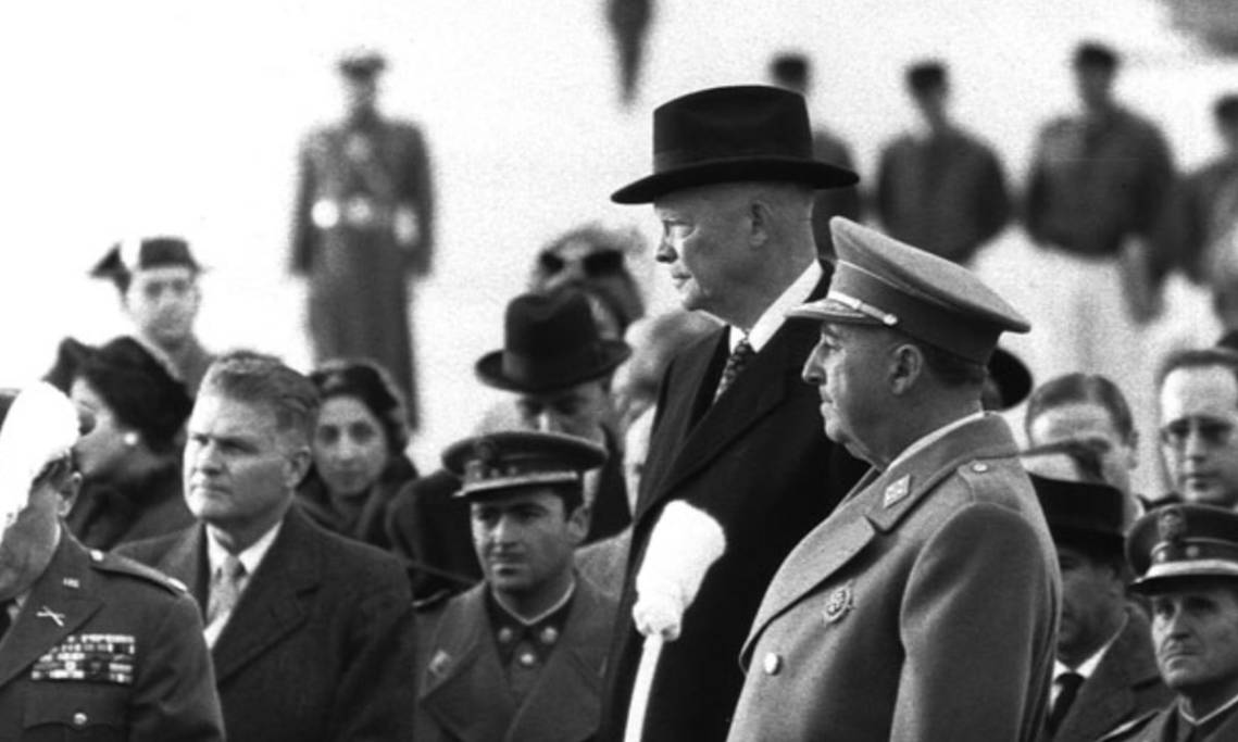 Rencontre de Franco et Eisenhower à Madrid, aboutissement des efforts de pacification avec l'Espagne, 1959 - source : WikiCommons