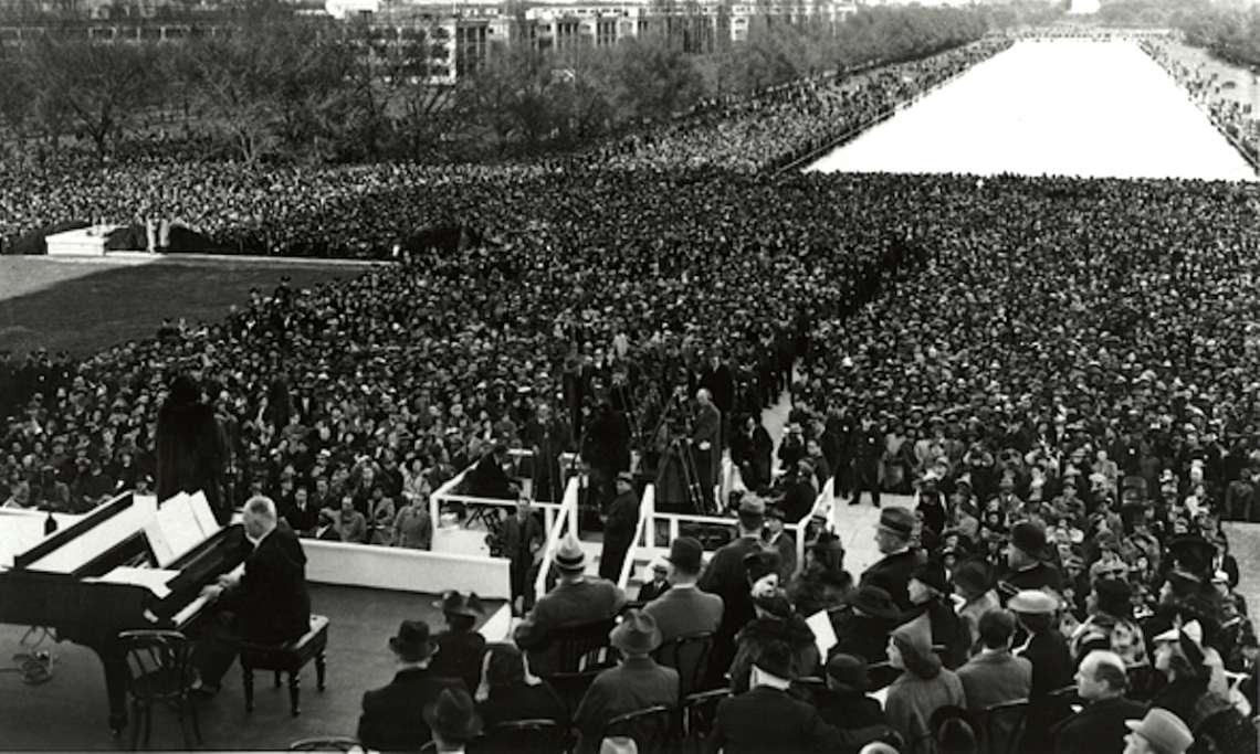 Marian Anderson chante devant quelque 75 000 personnes au Potomak Park à proximité de la Maison Blanche, Washington D.C., 4 avril 1939 - source : US Information Agency-WikiCommons