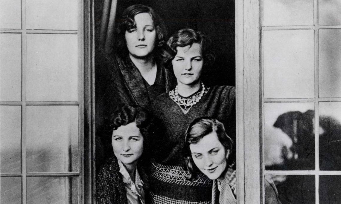 Les quatre soeurs Mitford : Nancy, Diana, Unity et Jessica, 1932 - source : WikiCommons