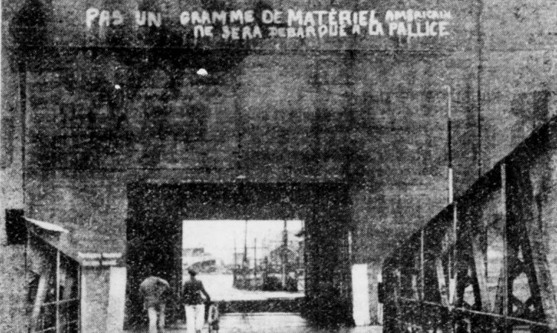 L’entrée du port de La Pallice, à La Rochelle, La Vie ouvrière, 1950 – source : RetroNews-BnF