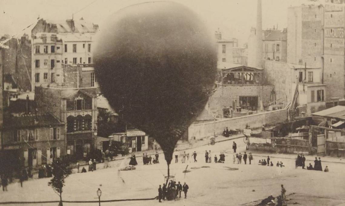 Le Neptune, ballon d'observation pendant le Siège de Paris, Montmartre, par Nadar, 1870 - source : Gallica-BnF
