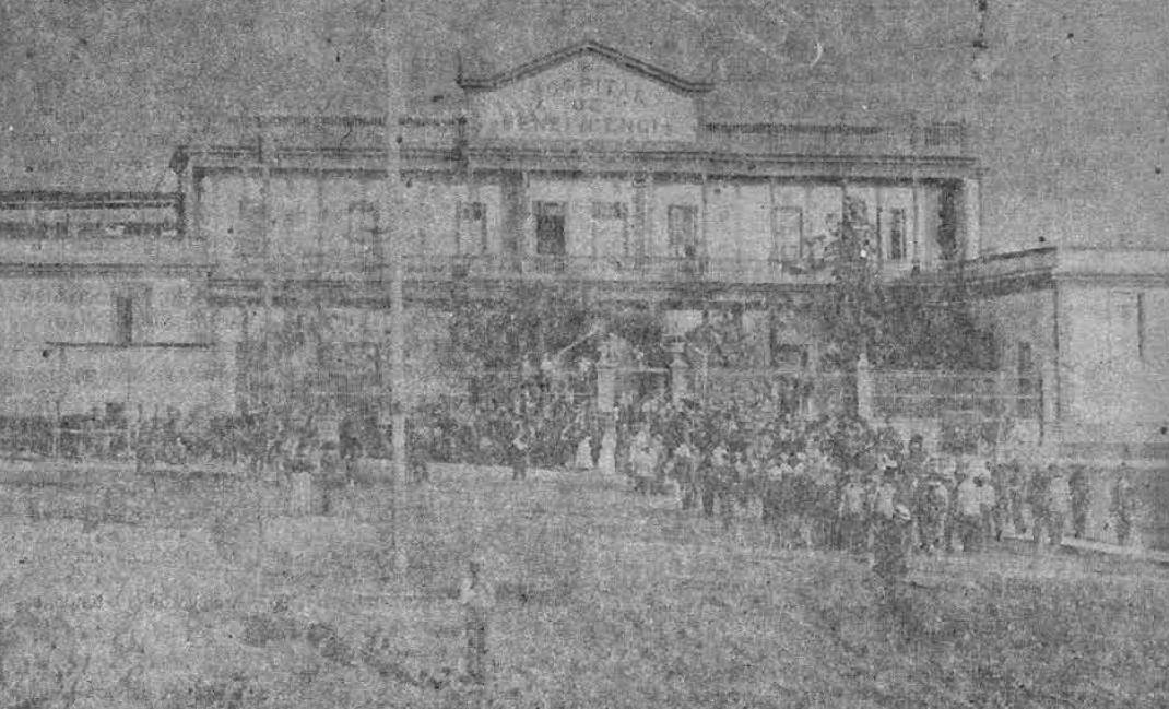 Transport des ouvriers d'Iquique blessés vers l'hôpital de le plus proche, 1907 - source : Memoria Chilena-Domaine Public