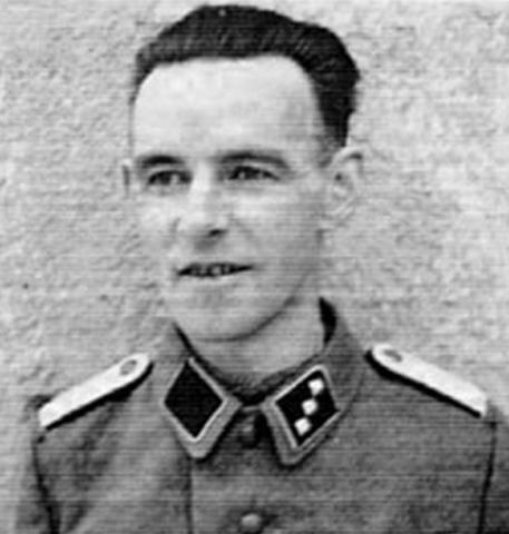 Célestin Lainé, fondateur de Gwenn ha Du, en 1944, portant l'uniforme de la Waffen-SS - source : WikiCommons