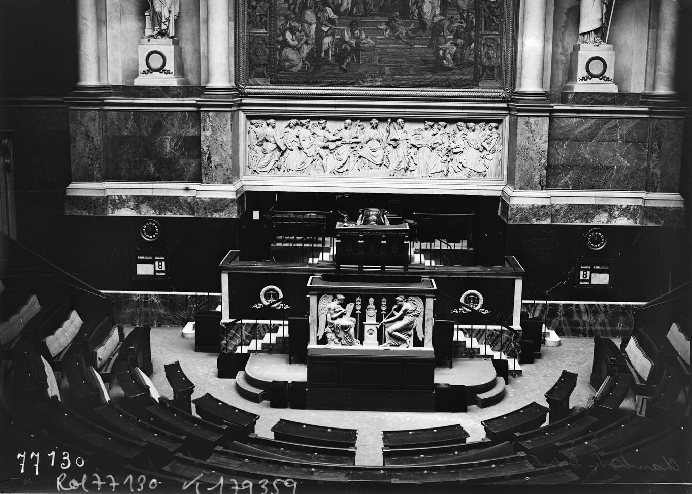À l'intérieur de l'hémicycle de la Chambre des députés, 1922, Agence Rol - source : Gallica-BnF