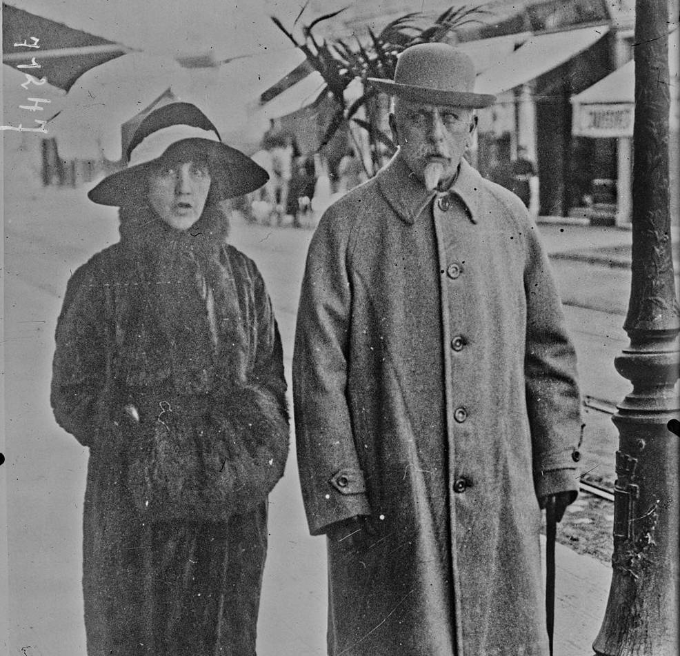 Basil Zaharoff et sa future femme la duchesse de Marchena, Agence Rol, 1922 - source : Gallica-BnF