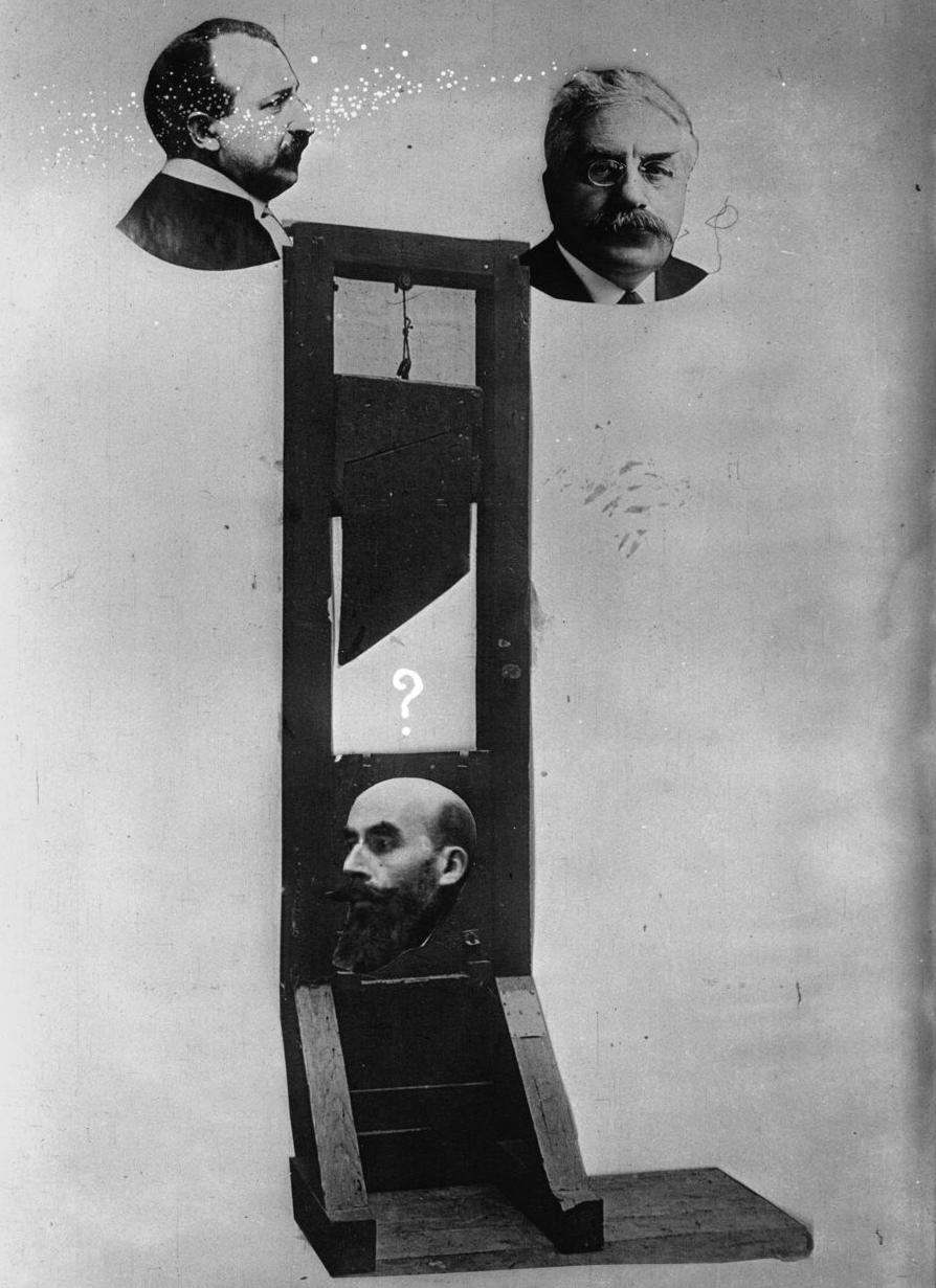 Henri Désiré Landru sous la guillotine, en haut Vincent de Moro-Giafferi et Alexandre Millerand, 1922 - source : Gallica-BnF